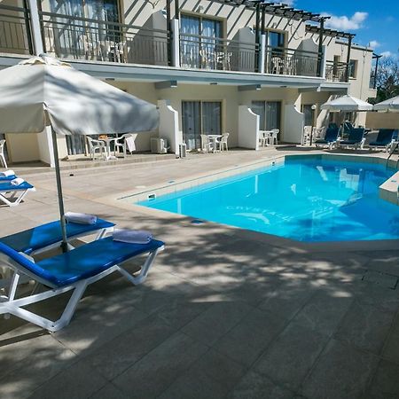 Crystallo Apartments Paphos ภายนอก รูปภาพ