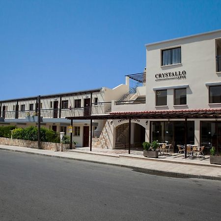 Crystallo Apartments Paphos ภายนอก รูปภาพ