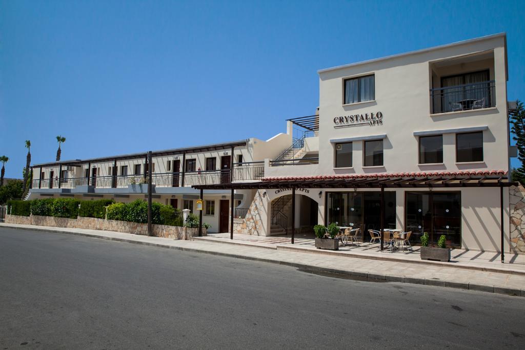 Crystallo Apartments Paphos ภายนอก รูปภาพ